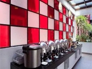 Kampi Hotel Legian 3*,