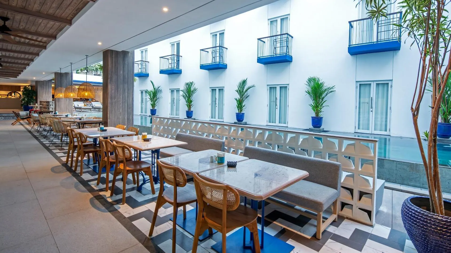 Kampi Hotel Legian  레기안